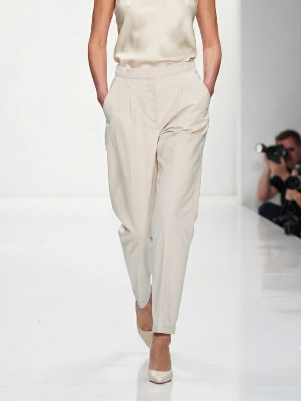 Valerie Stevens Casual 100% Cotton Pleated Pants Cream Size 6